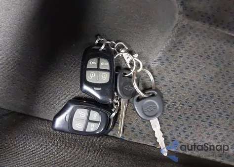 2004 Chevrolet Silverado 1500 Z71 z USA, uszkodzony, nr VIN 2GCEK19TX41270253